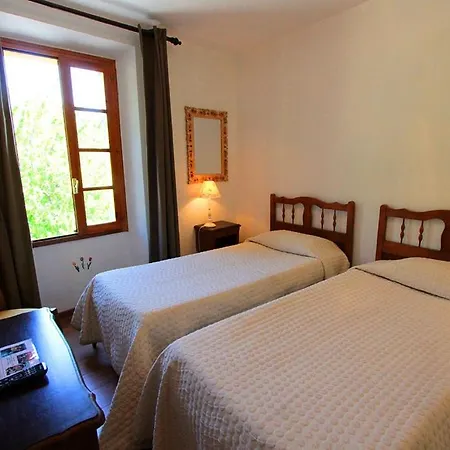 Hostellerie Du Vieux Moulin 3*